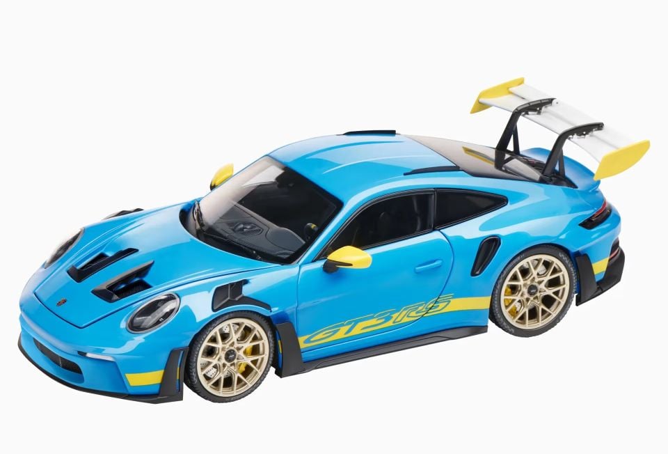 Spark Porsche 911 992 GT3 RS Coupe 2023 1:18