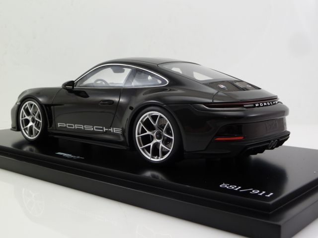 SPARK Porsche 911 (992) S/T Baujahr 2023 1:18
