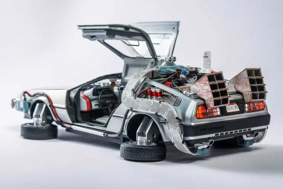 HOT WHEELS DELOREAN ULTRA-FINE SOUND & LIGHT - 35TH ANNIVERSARY - BACK TO THE FUTURE 1:18