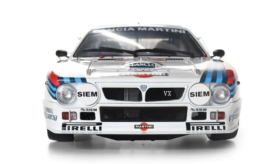 IXO LANCIA RALLY 037 MARTINI RACING 1/8