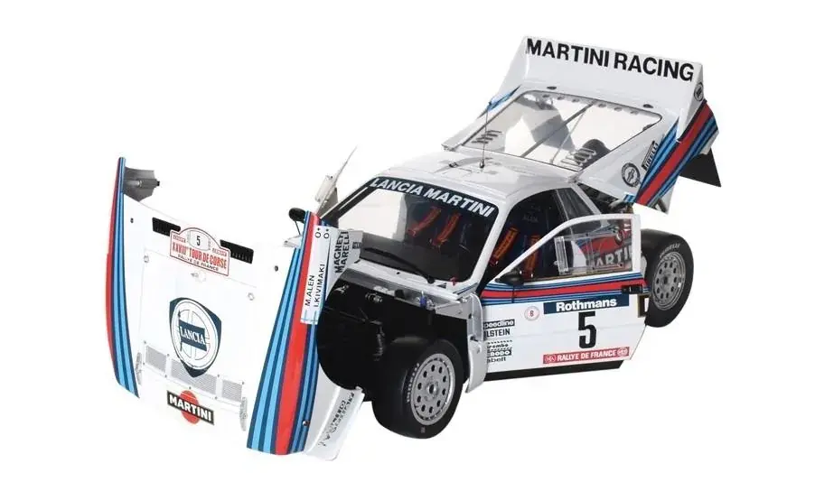 IXO LANCIA RALLY 037 MARTINI RACING 1/8