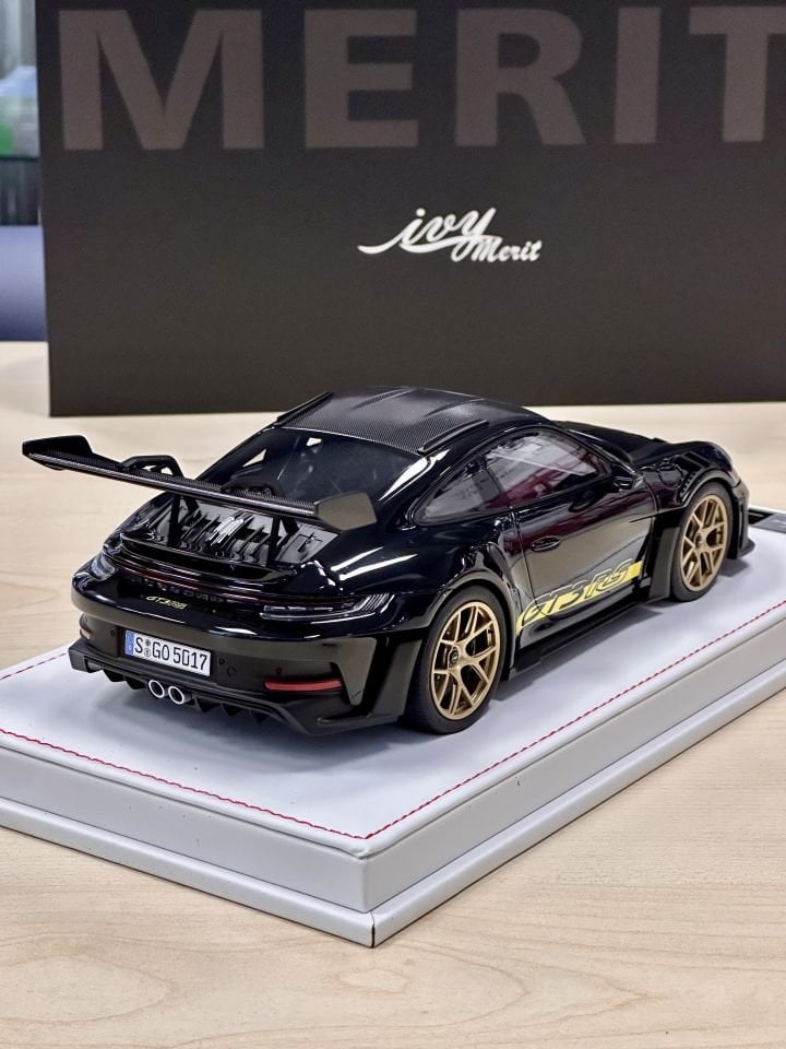 IVY MODELS 1:18 PORSCHE 992 GT3 RS LİMİTED