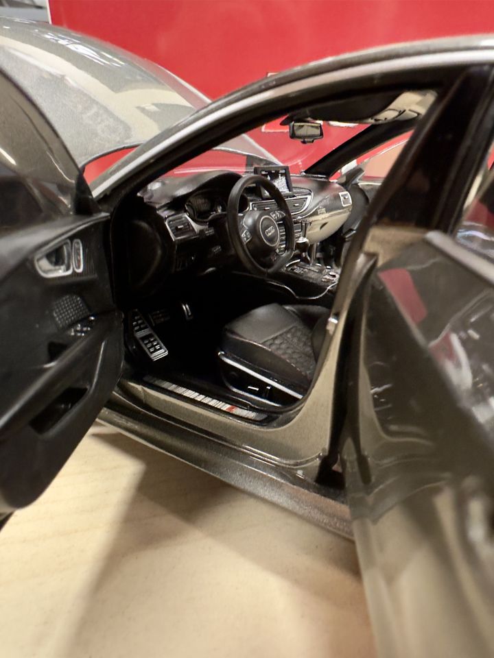 KENGFAİ 1:18 AUDİ RS7 GREY
