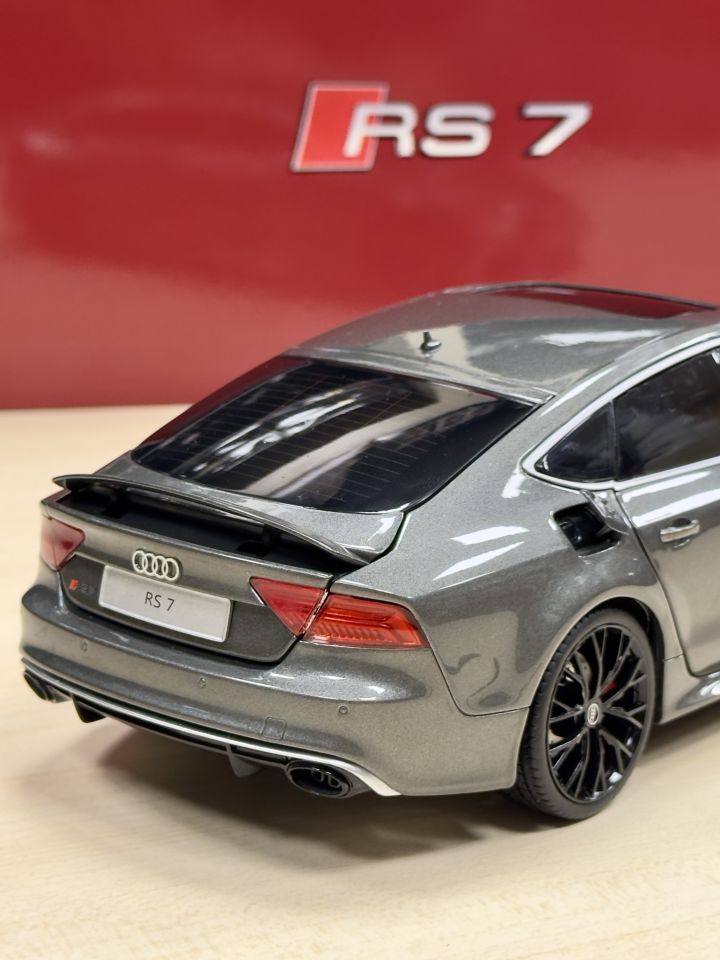 KENGFAİ 1:18 AUDİ RS7 GREY