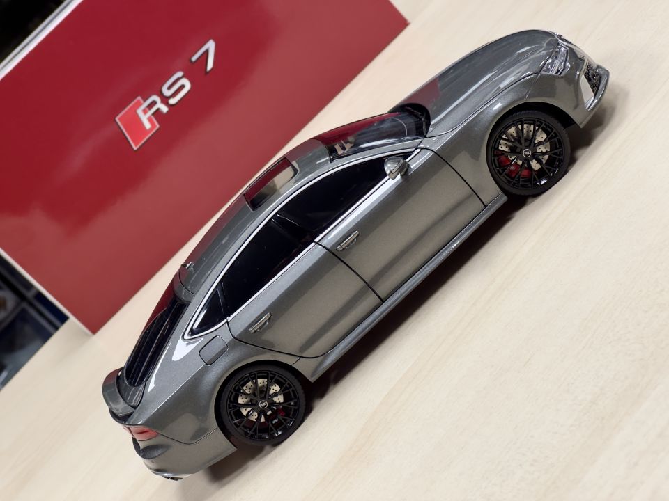 KENGFAİ 1:18 AUDİ RS7 GREY