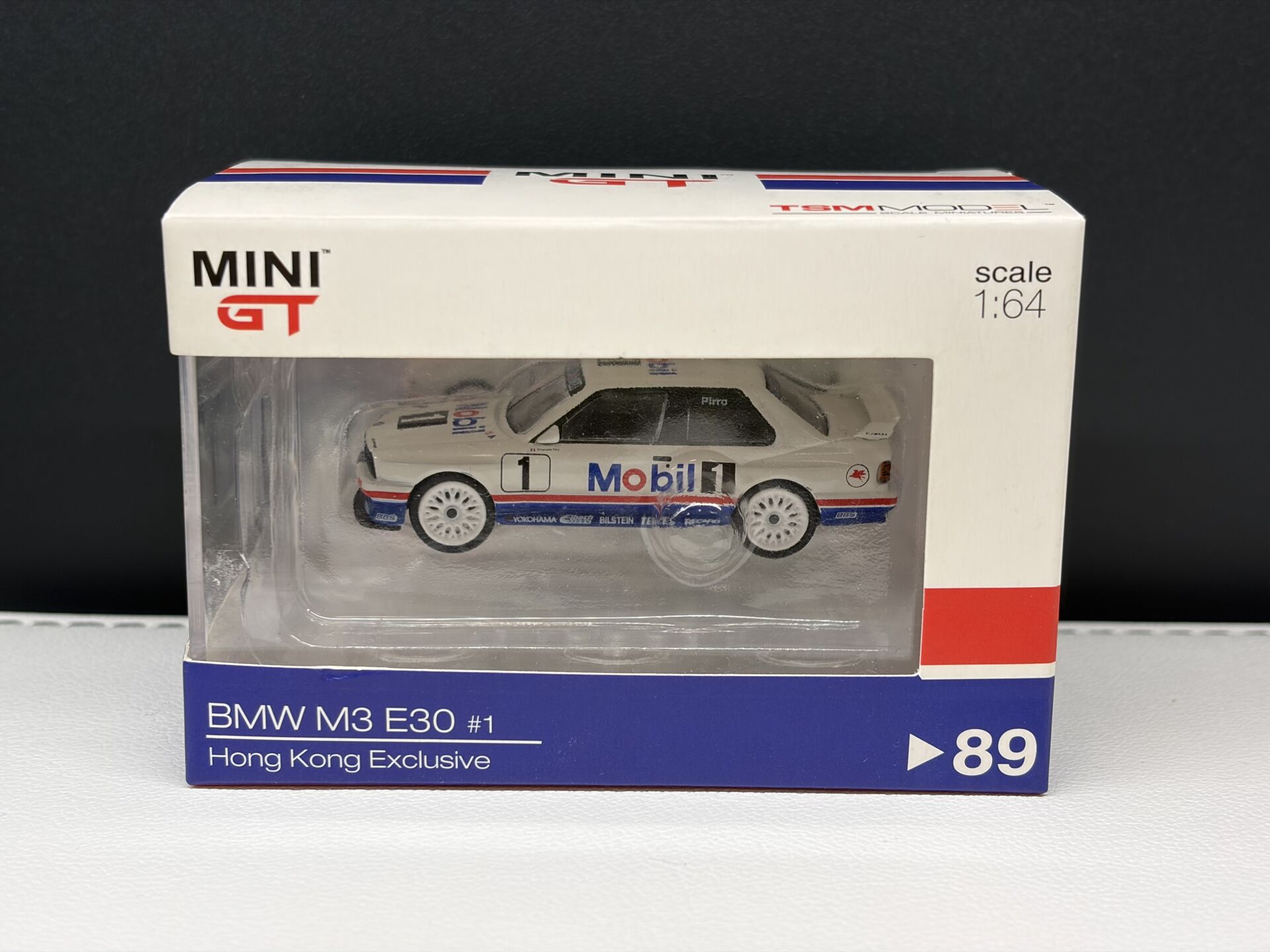 MINI GT BMW M3 E30 HONG KONG EXCLUSIVE 1:64