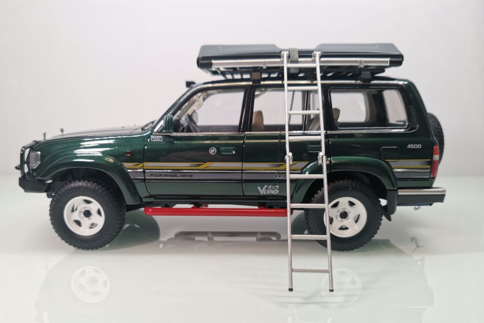 KENGFAİ TOYOTA LAND CRUİSER GREEN (032) 1:18