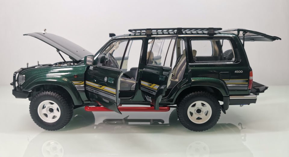 KENGFAİ TOYOTA LAND CRUİSER GREEN (032) 1:18