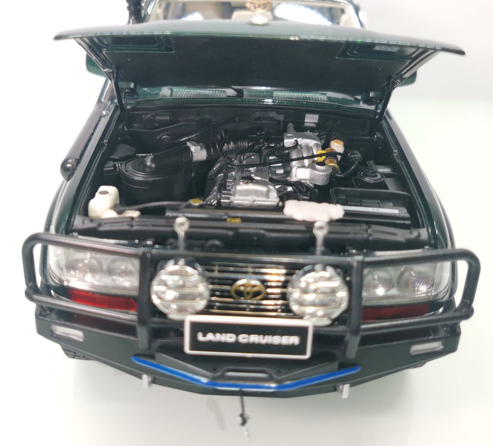 KENGFAİ TOYOTA LAND CRUİSER GREEN (032) 1:18
