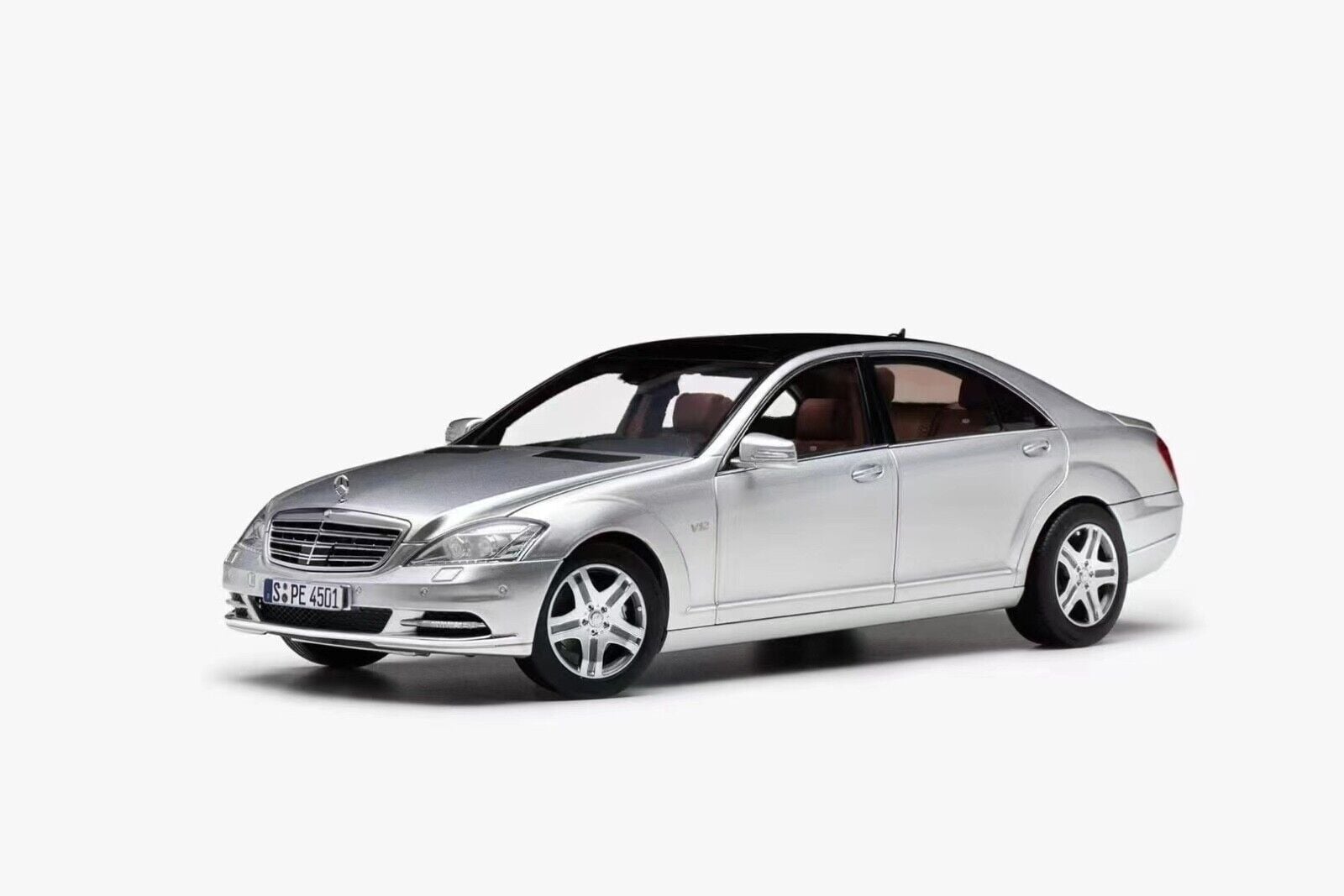 MOTORHELİX Mercedes-Benz S-Class S600L W221 (Silver) Diecast Car Model with Extra Engine