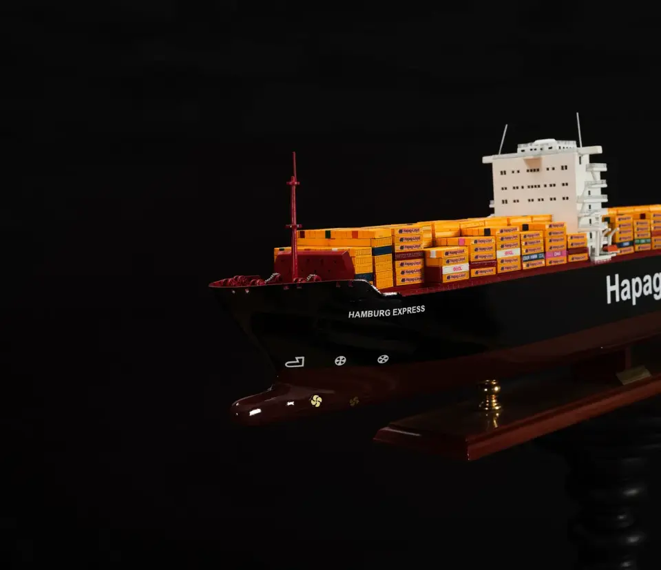 Hapag Lioyd Hamburg Express Model Gemi 102L x 15W x 31H