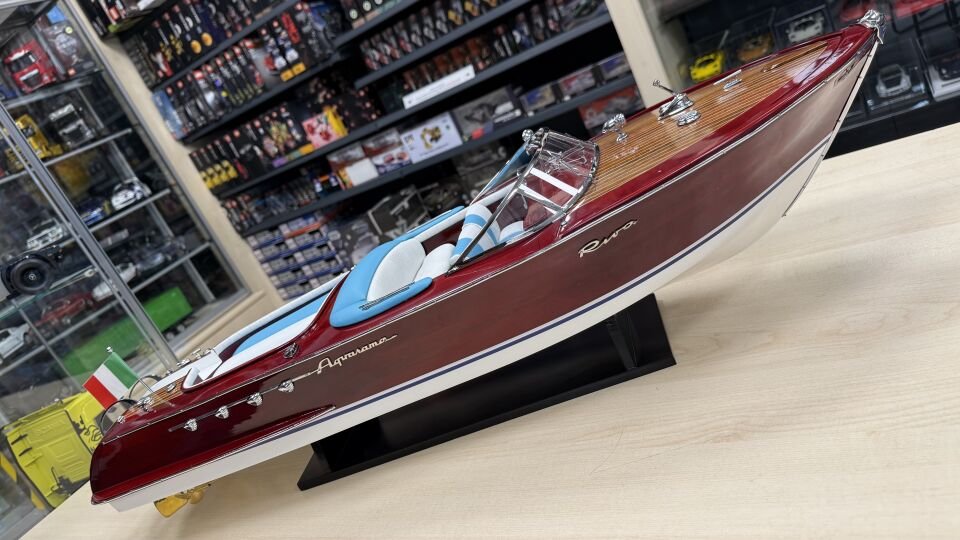 Riva Aquarama Model Gemi 87L x 26W x 24H
