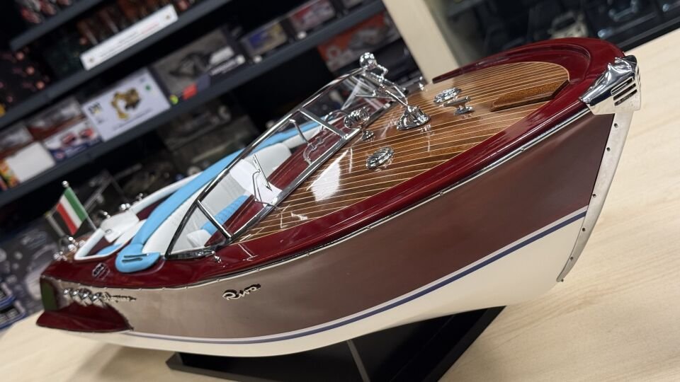 Riva Aquarama Model Gemi 87L x 26W x 24H
