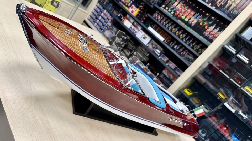 Riva Aquarama Model Gemi 87L x 26W x 24H