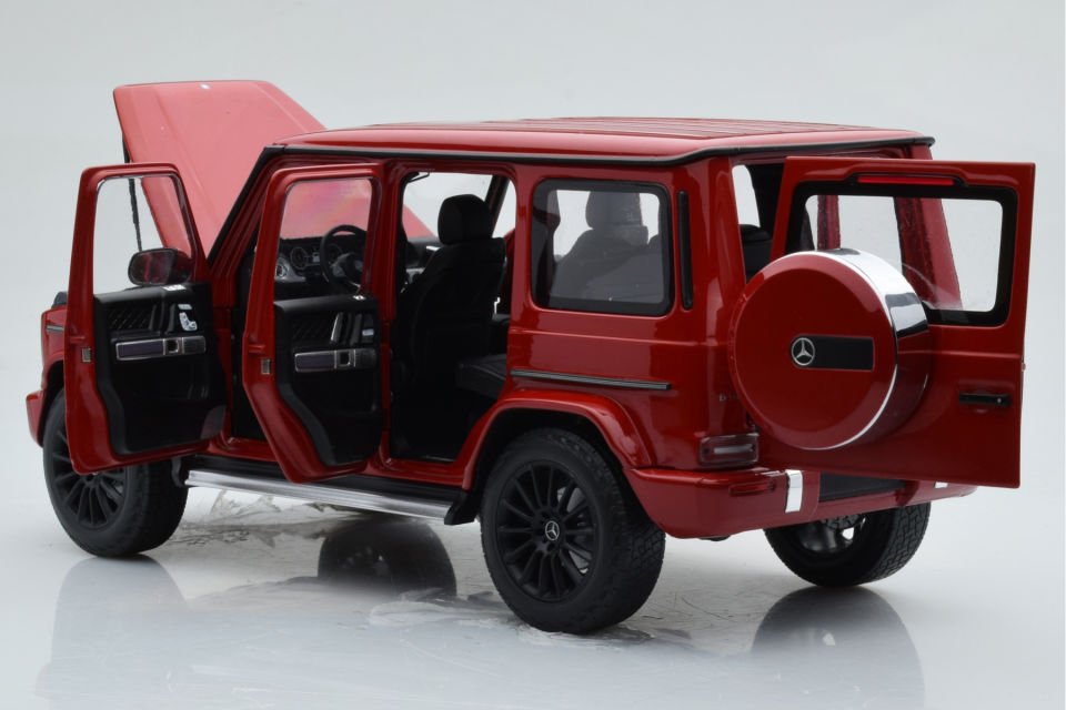 MINICHAMPS MERCEDES G-CLASS AMG G63 (W463) 2020 1:18