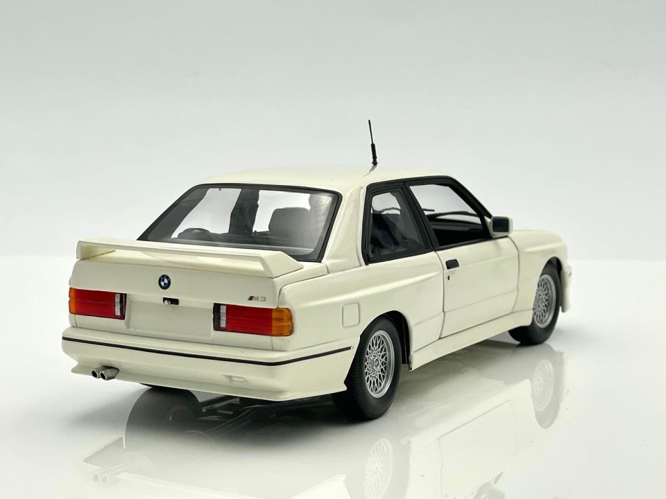 MINICHAMPS BMW M3 E30 1987 1:18
