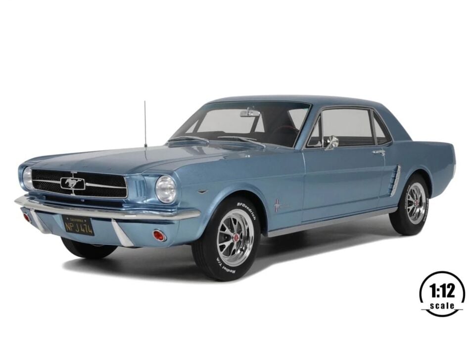 OTTO 1:12 1965 Ford Mustang V8 Hardtop Silver Blue Pony