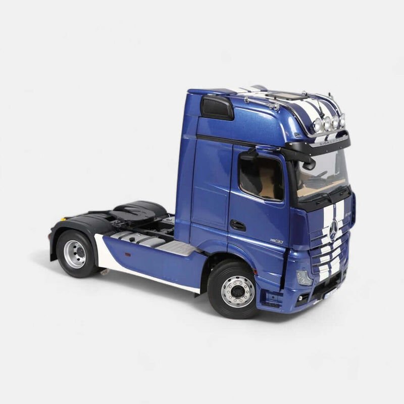 NZG Mercedes-Benz Actros 4x2 ve Lohr araç taşıyıcı 1:18