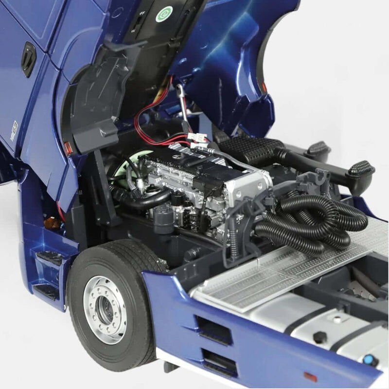 NZG Mercedes-Benz Actros 4x2 ve Lohr araç taşıyıcı 1:18