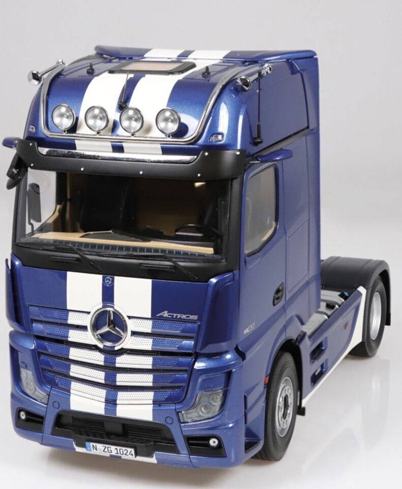 Mercedes-Benz Actros 4x2 ve Lohr araç taşıyıcı 1:18