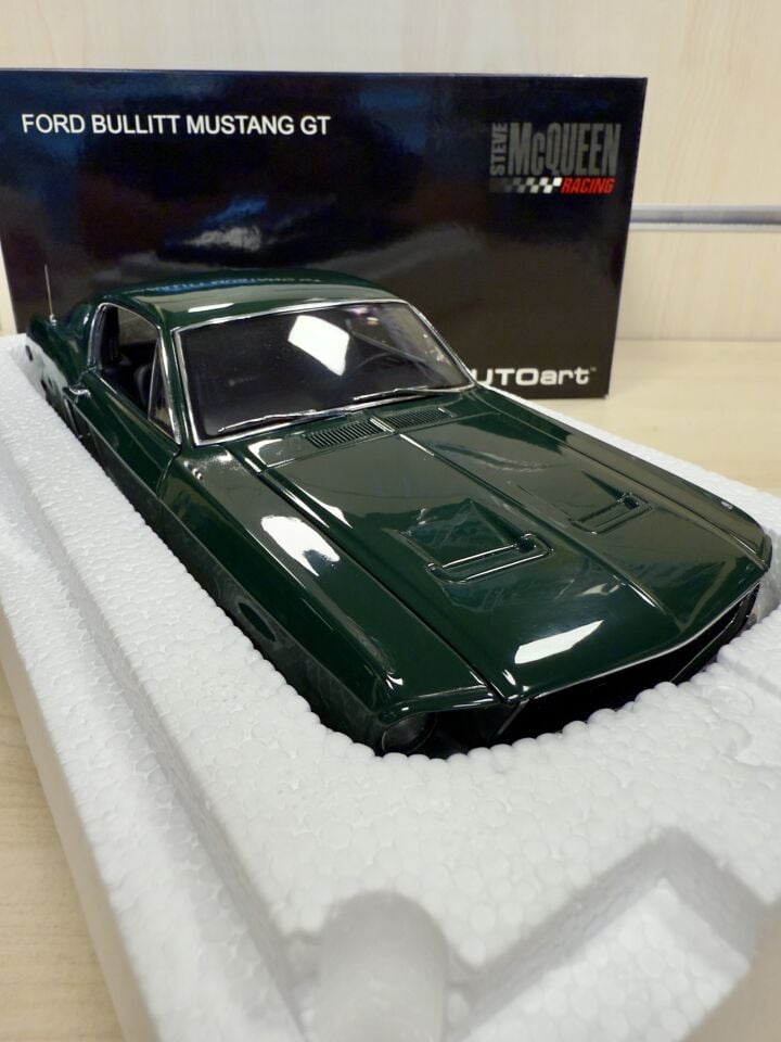 AUTOART 72813 FORD MUSTANG GT ''BULLITT''1968 MCQUEEN