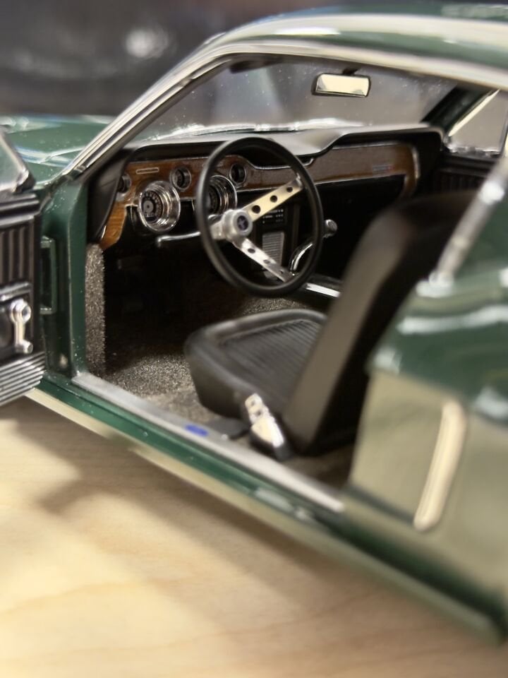 AUTOART 72813 FORD MUSTANG GT ''BULLITT''1968 MCQUEEN