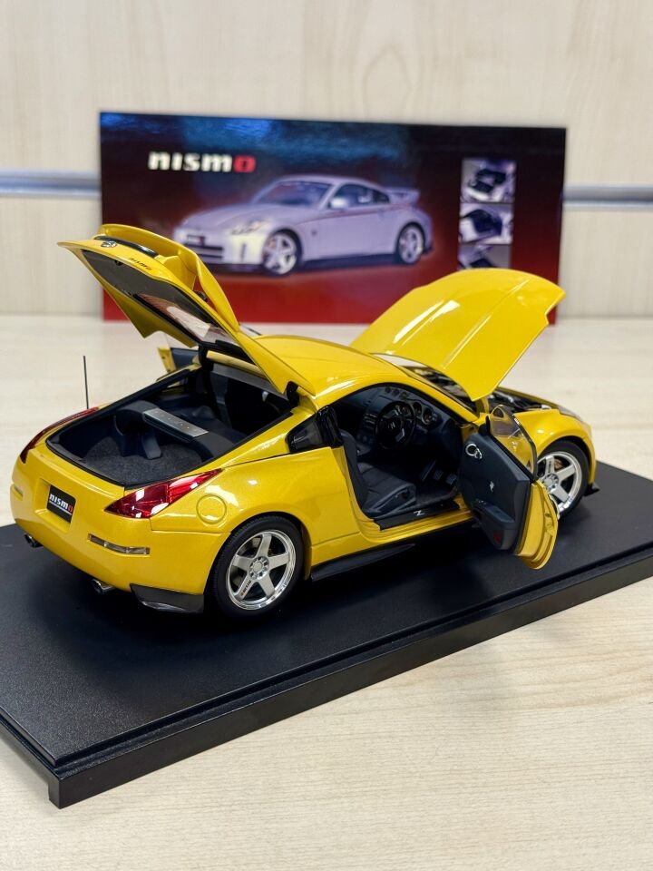 AUTOART 1:18 NISSAN FAIRLADY Z NISMO S-TUNE VERSION 2002 (80282)