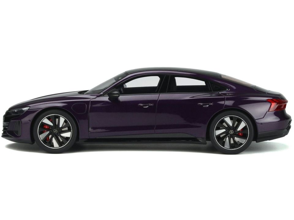 GT SPIRIT AUDI RS E-TRON GT MERLIN PURPLE 2022 1:18 (GT392)