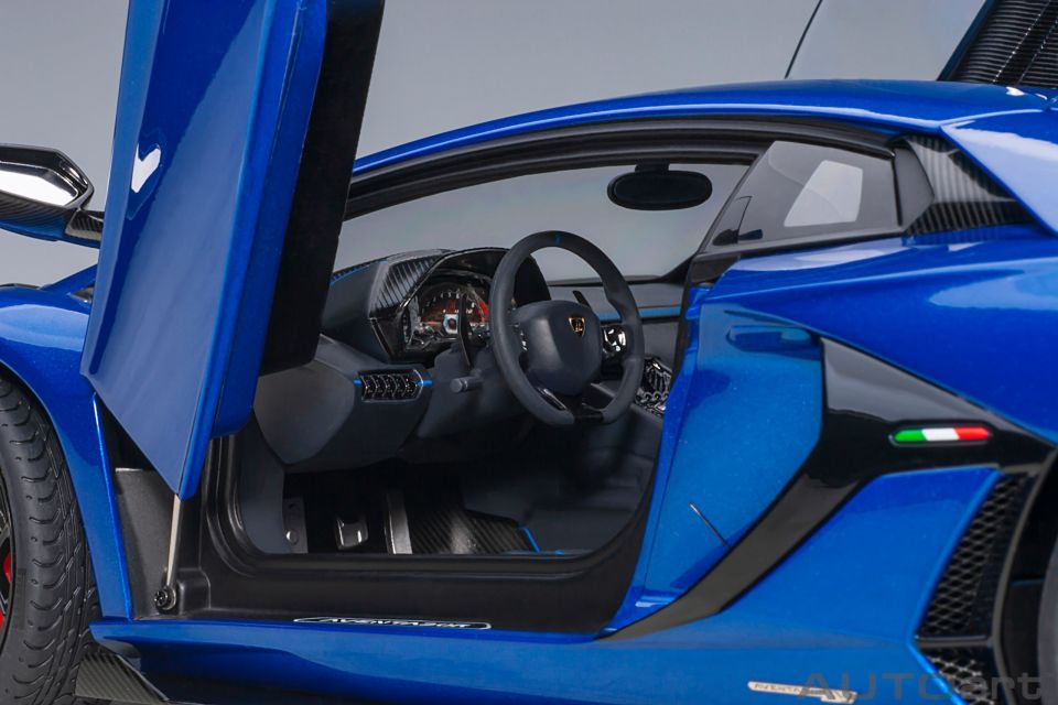 AUTOART LAMBORGHINI AVENTADOR SVJ 1:18 (79174)