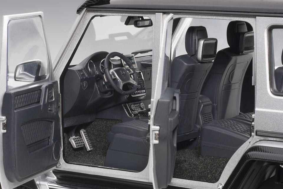 AUTOART MERCEDES BENZ G500 4X4 1:18 (76318)