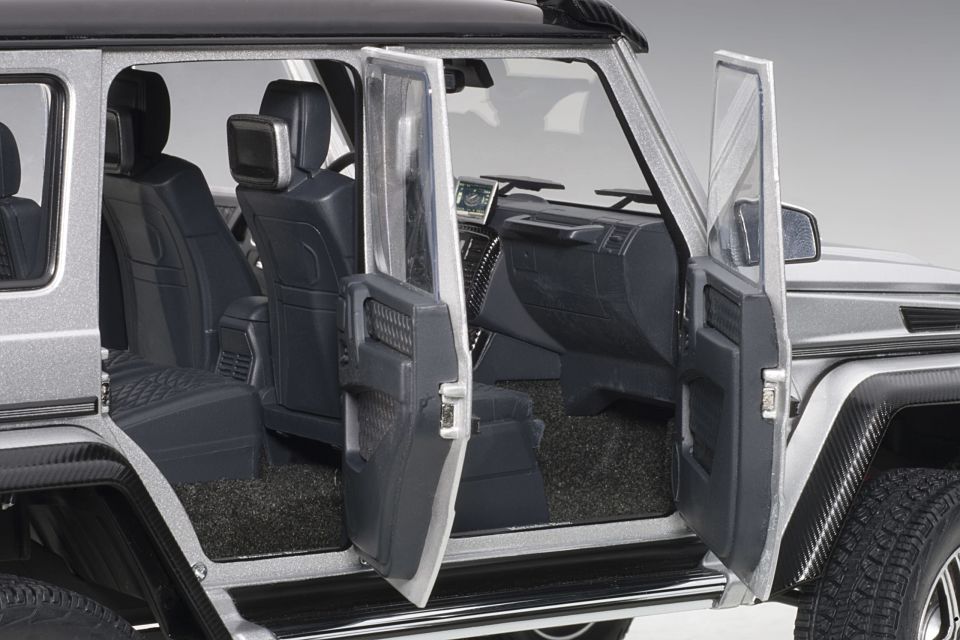 AUTOART MERCEDES BENZ G500 4X4 1:18 (76318)