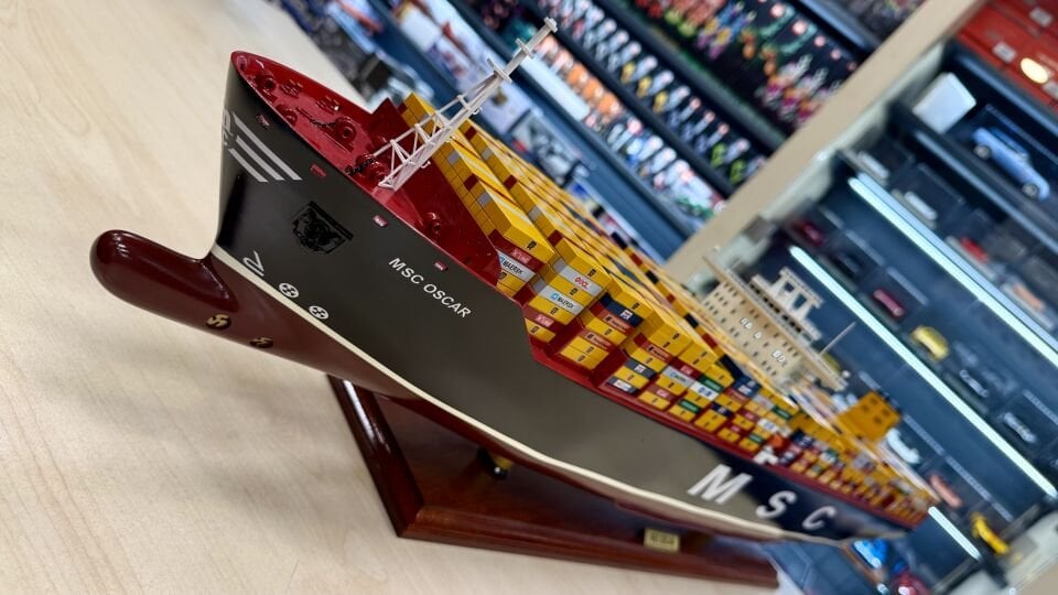 MSC OSCAR 103*15*24 CM