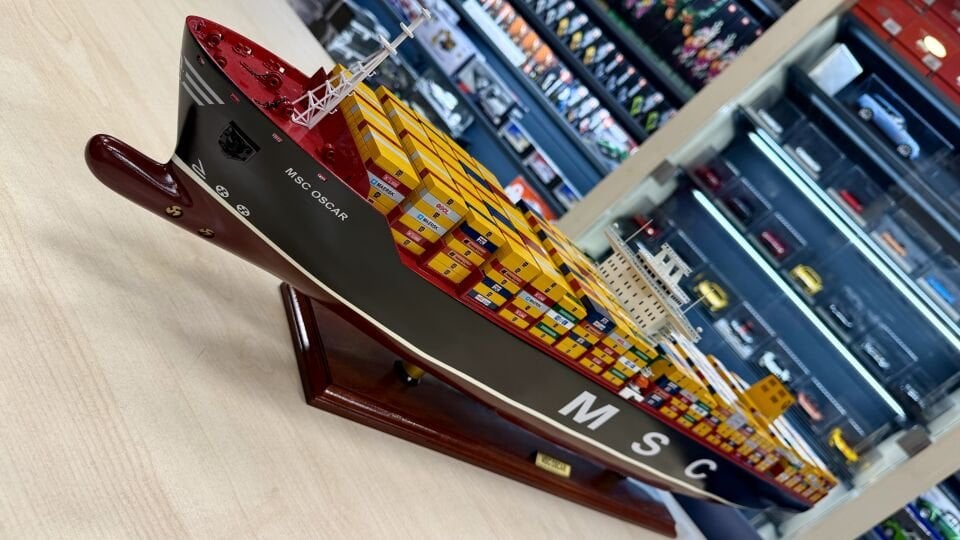 MSC OSCAR 103*15*24 CM