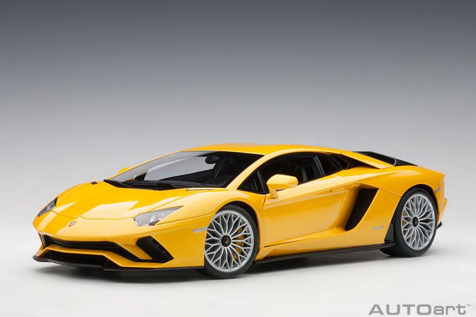 AUTOART LAMBORGHINI AVENTADOR S 1:18 (79132)