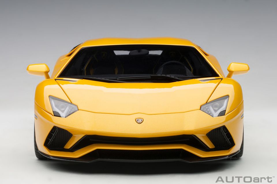 AUTOART LAMBORGHINI AVENTADOR S 1:18 (79132)
