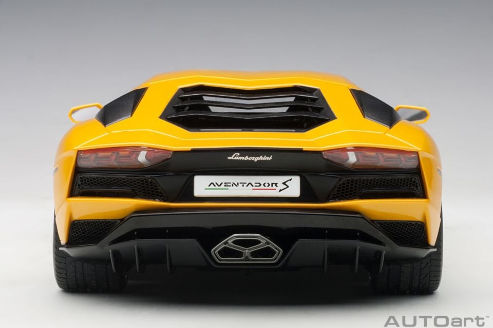 AUTOART LAMBORGHINI AVENTADOR S 1:18 (79132)