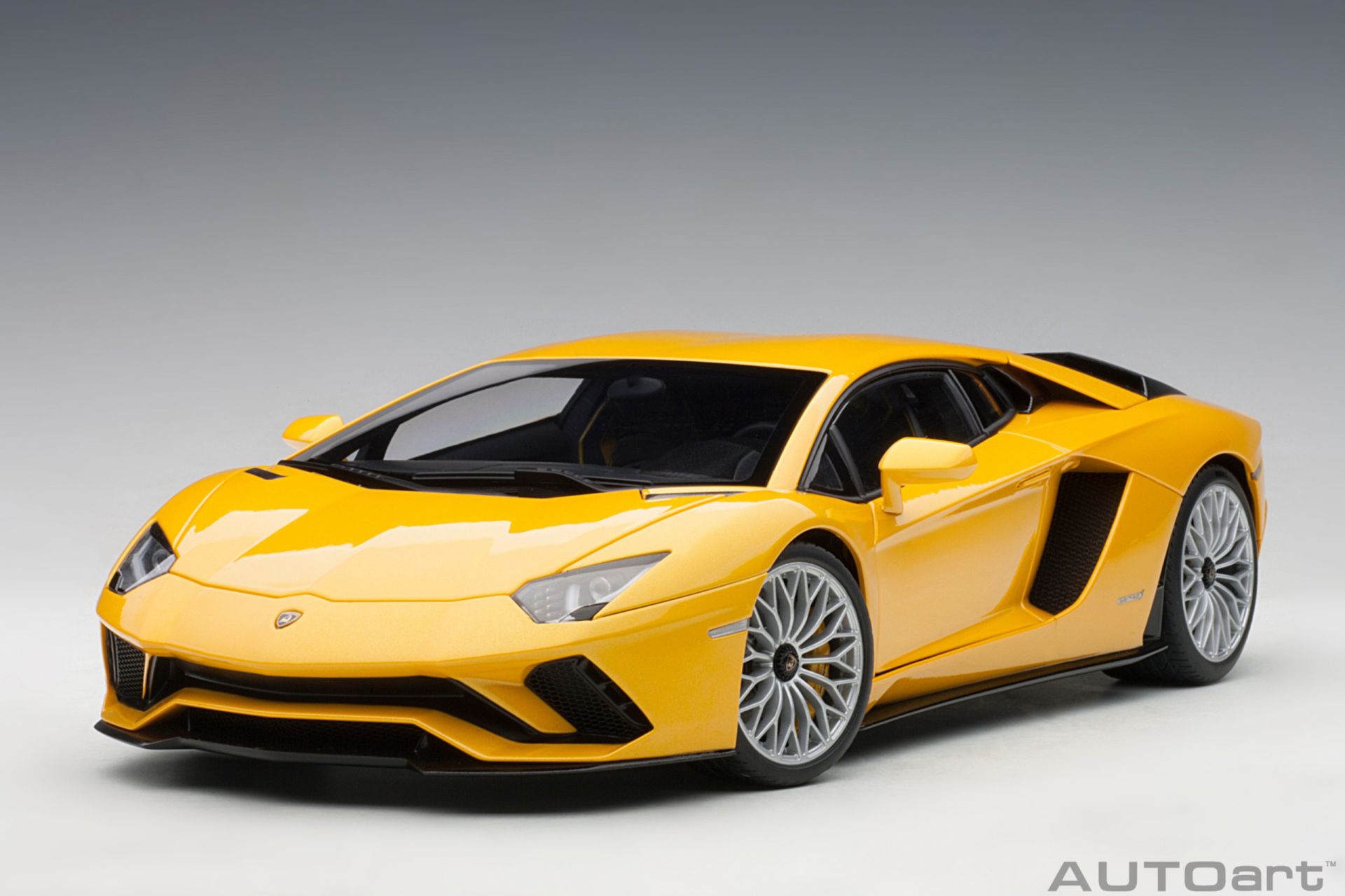 AUTOART LAMBORGHINI AVENTADOR S 1:18 (79132)