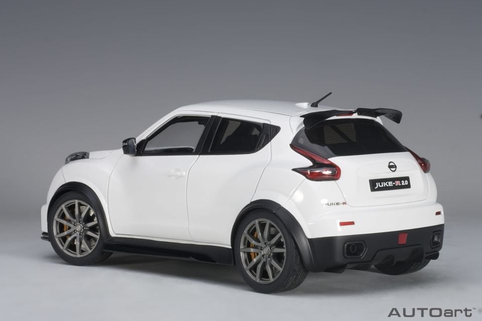 AUTOART NISSAN JUKE-R 2.0 1:18 (77456)