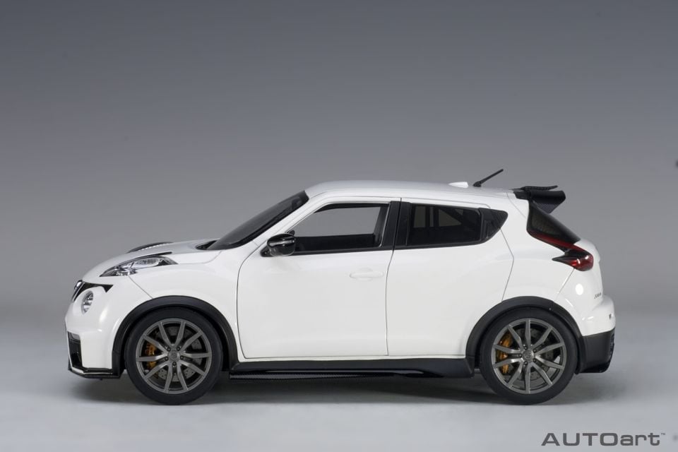 AUTOART NISSAN JUKE-R 2.0 1:18 (77456)