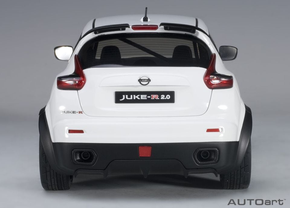 AUTOART NISSAN JUKE-R 2.0 1:18 (77456)