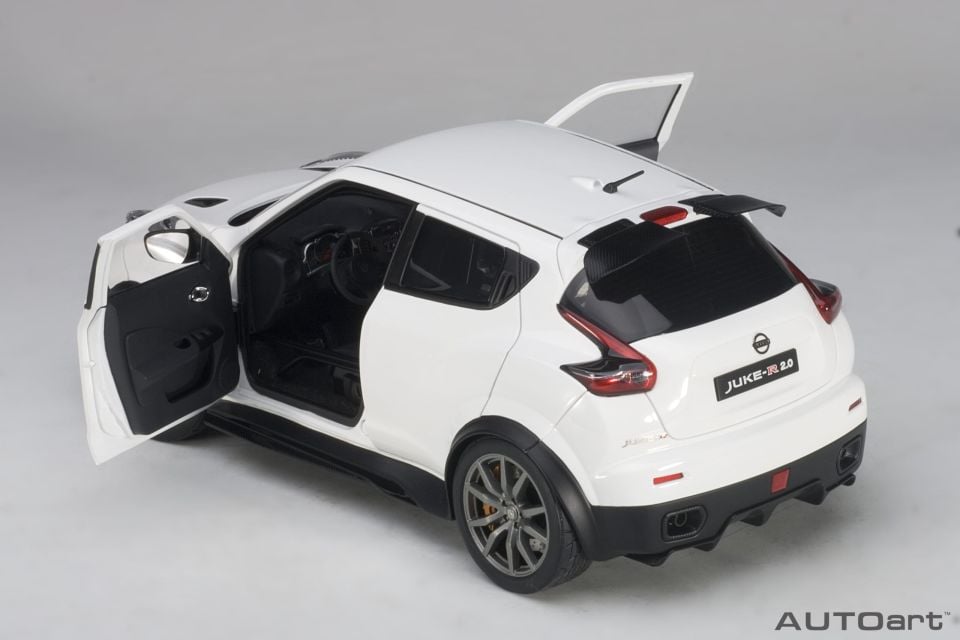 AUTOART NISSAN JUKE-R 2.0 1:18 (77456)