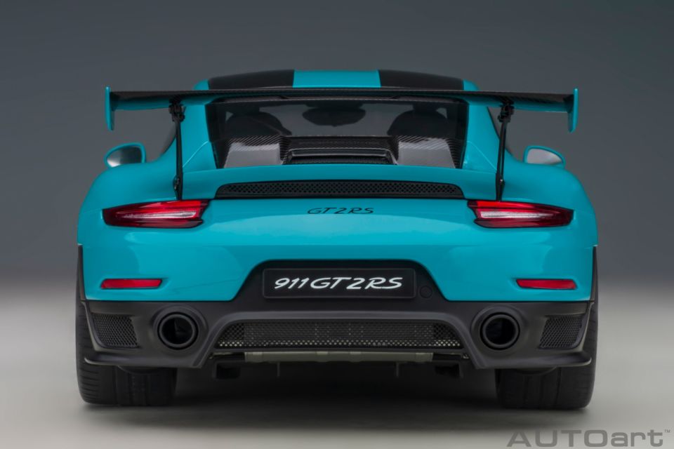 AUTOART PORSCHE 911 GT2 RS WEISSACH PACKAGE 1:18 (78175)