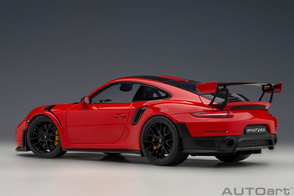 AUTOART PORSCHE 911 GT2 WEISSACH PACKAGE 1:18