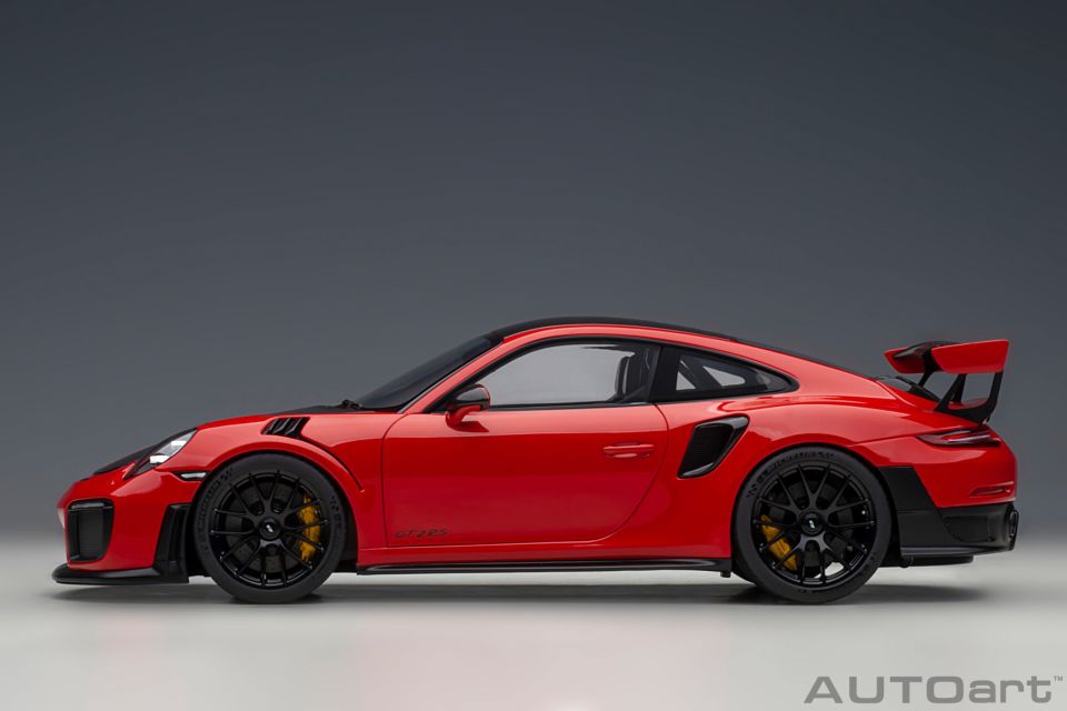 AUTOART PORSCHE 911 GT2 WEISSACH PACKAGE 1:18
