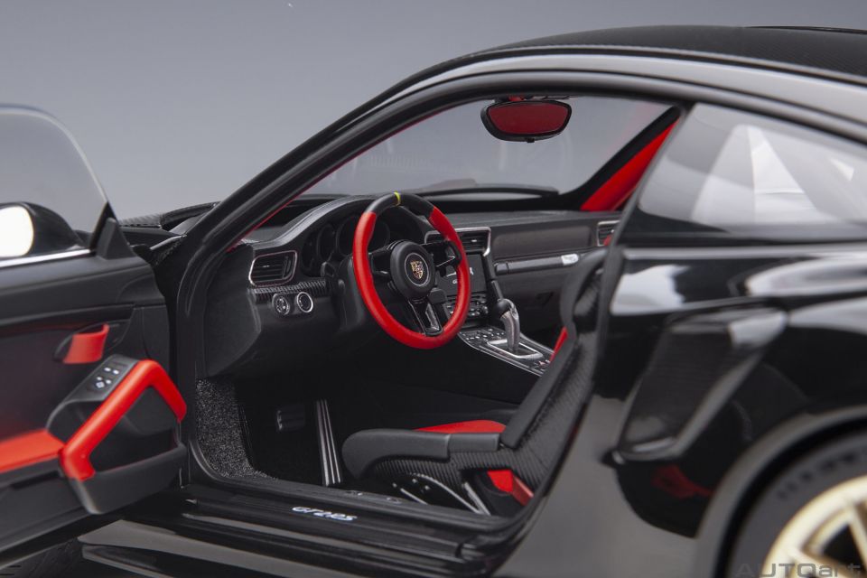 AUTOART PORSCHE 911 GT2 RS WEISSACH PACKAGE 1:18 (78186)