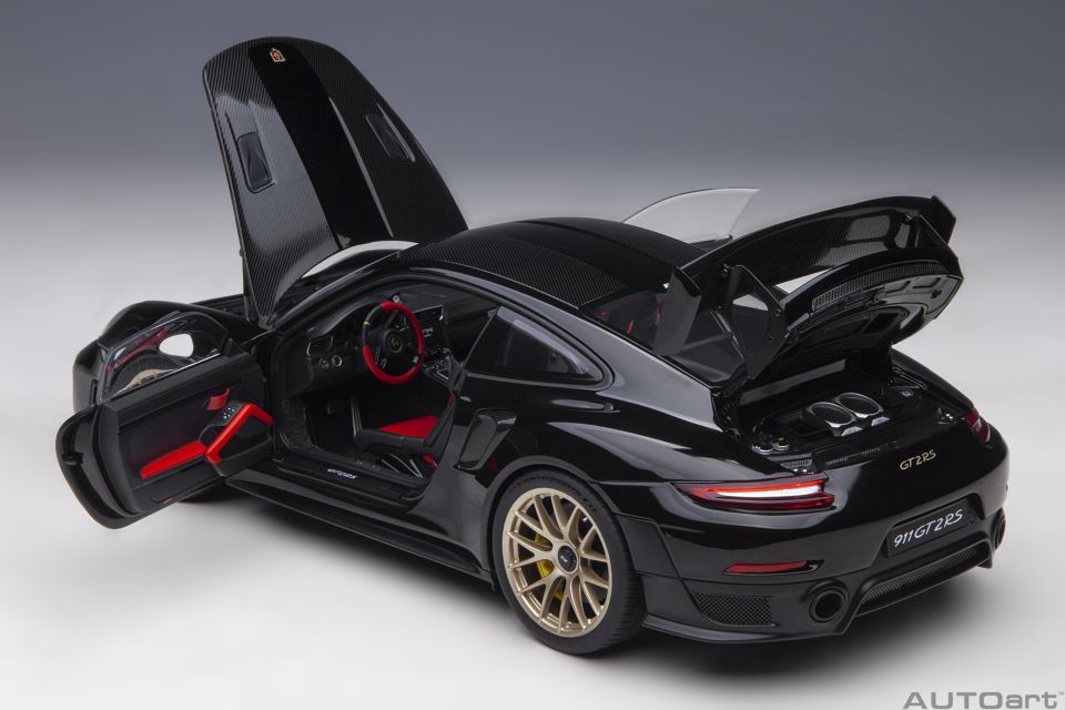 AUTOART PORSCHE 911 GT2 RS WEISSACH PACKAGE 1:18 (78186)