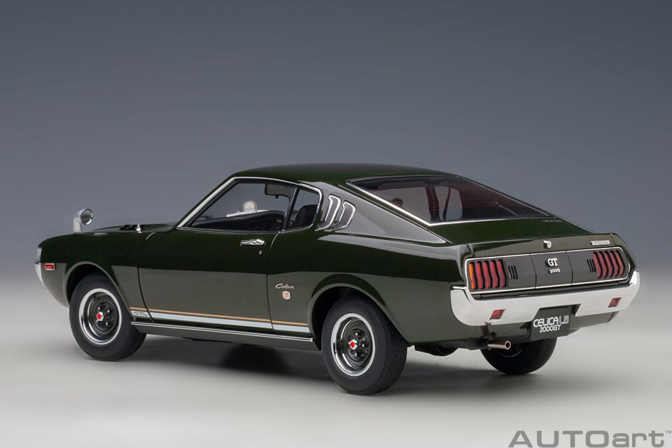 AUTOART TOYOTA CELICA LIFTBACK 2000GT (RA25) 1973 1:18 (78768)