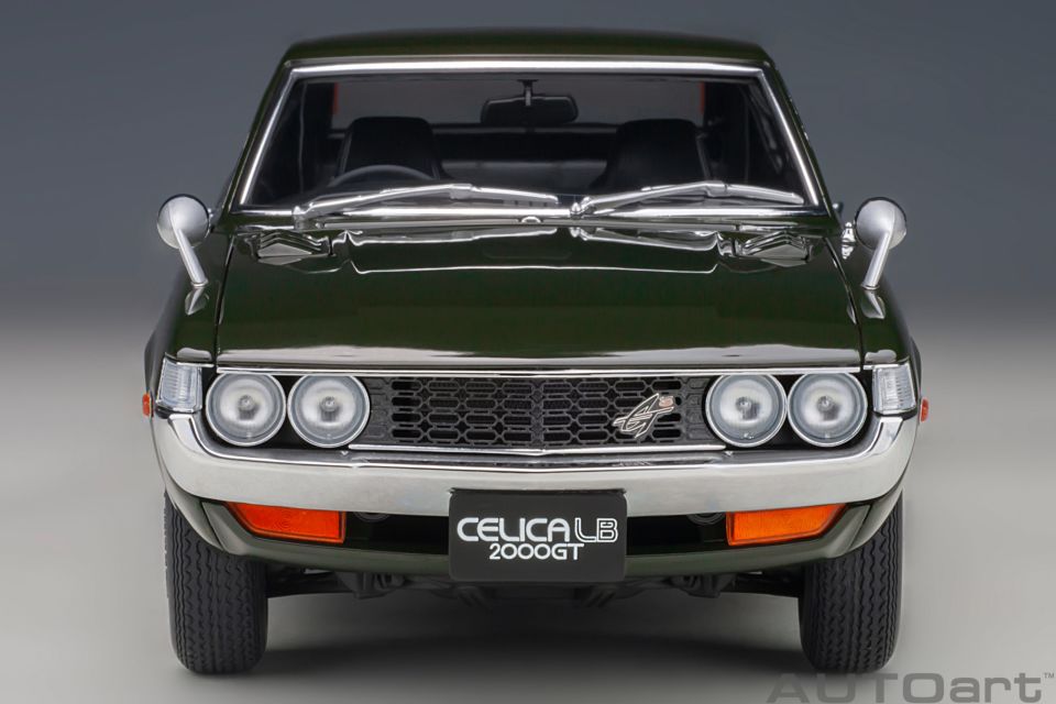 AUTOART TOYOTA CELICA LIFTBACK 2000GT (RA25) 1973 1:18 (78768)