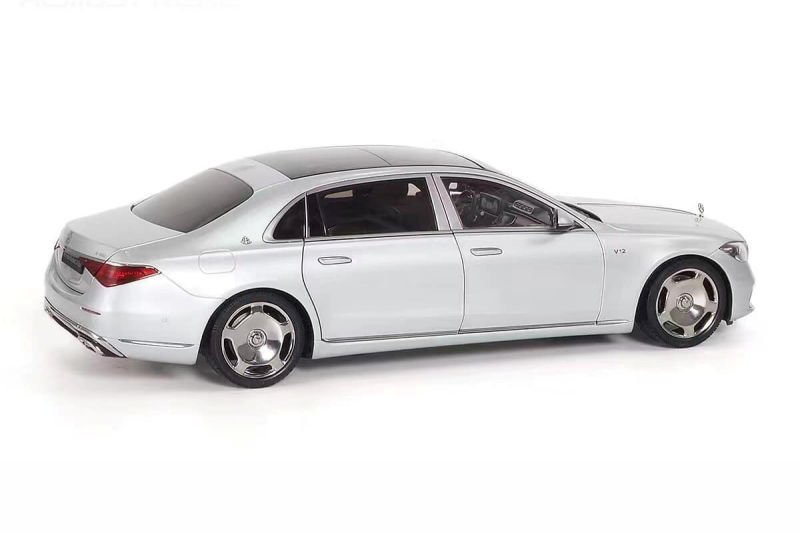 ALMOST REAL MERCEDES MAYBACH S600 2021 1:18 (820118)