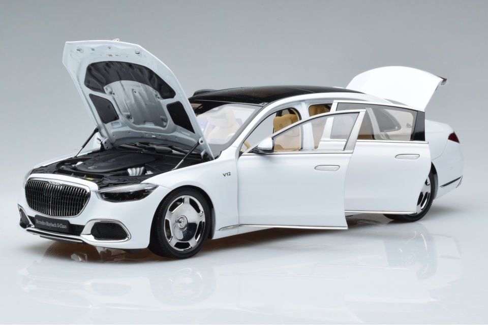 ALMOST REAL MERCEDES MAYBACH S600 2021 1:18